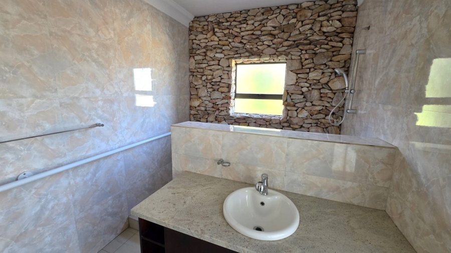 4 Bedroom Property for Sale in Ifafi North West